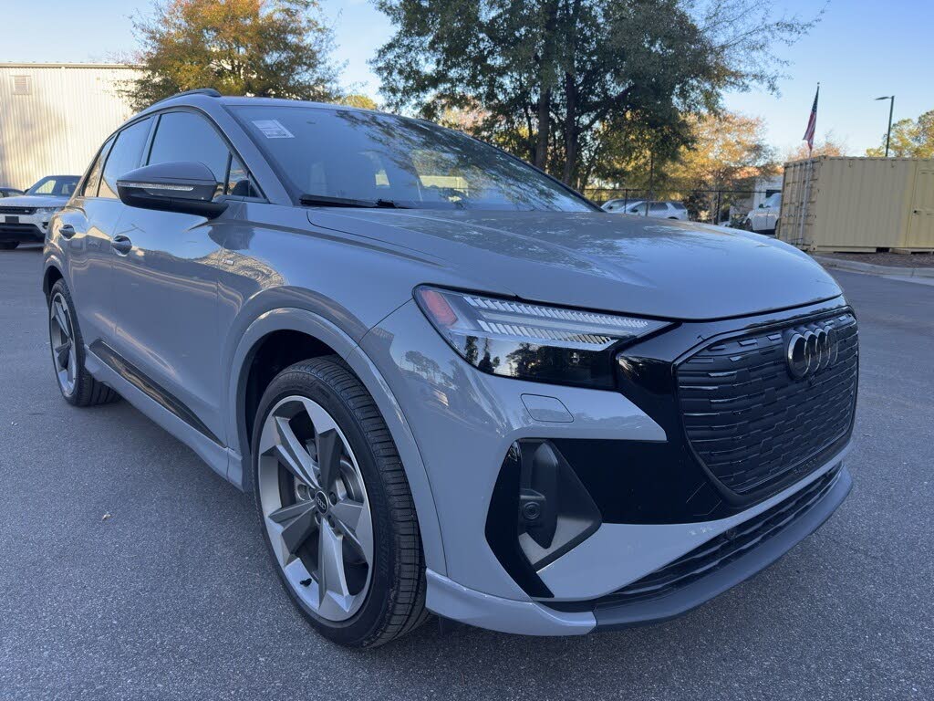 2025 Audi Q4 e-tron quattro Prestige 55