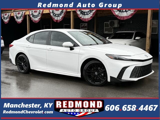 2025 Toyota Camry SE FWD