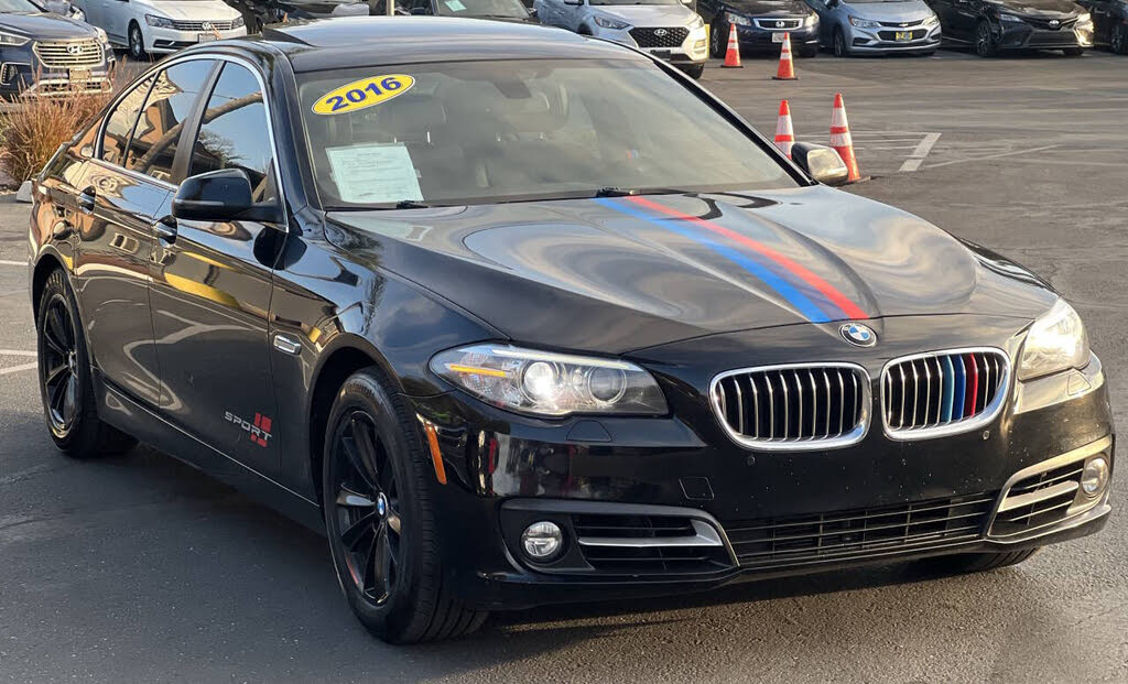 2016 BMW 5 Series 528i Sedan RWD