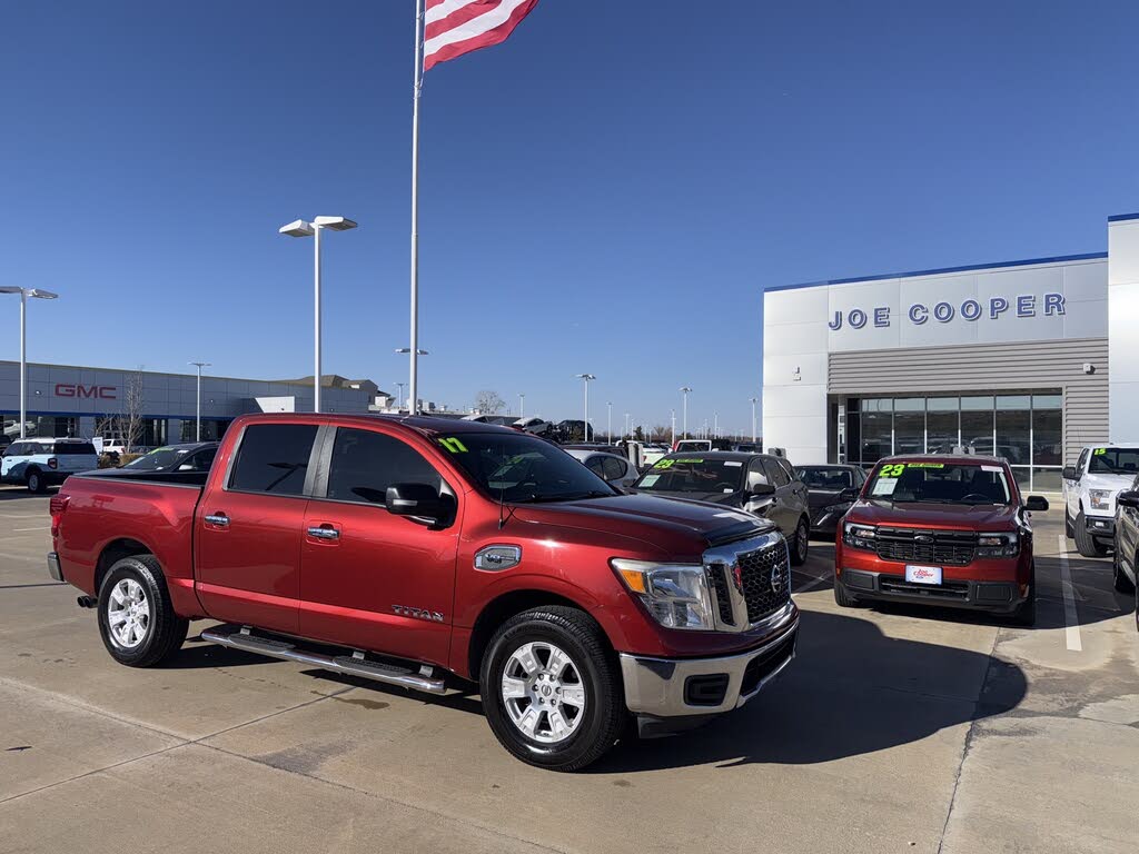 2017 Nissan Titan SV Crew Cab