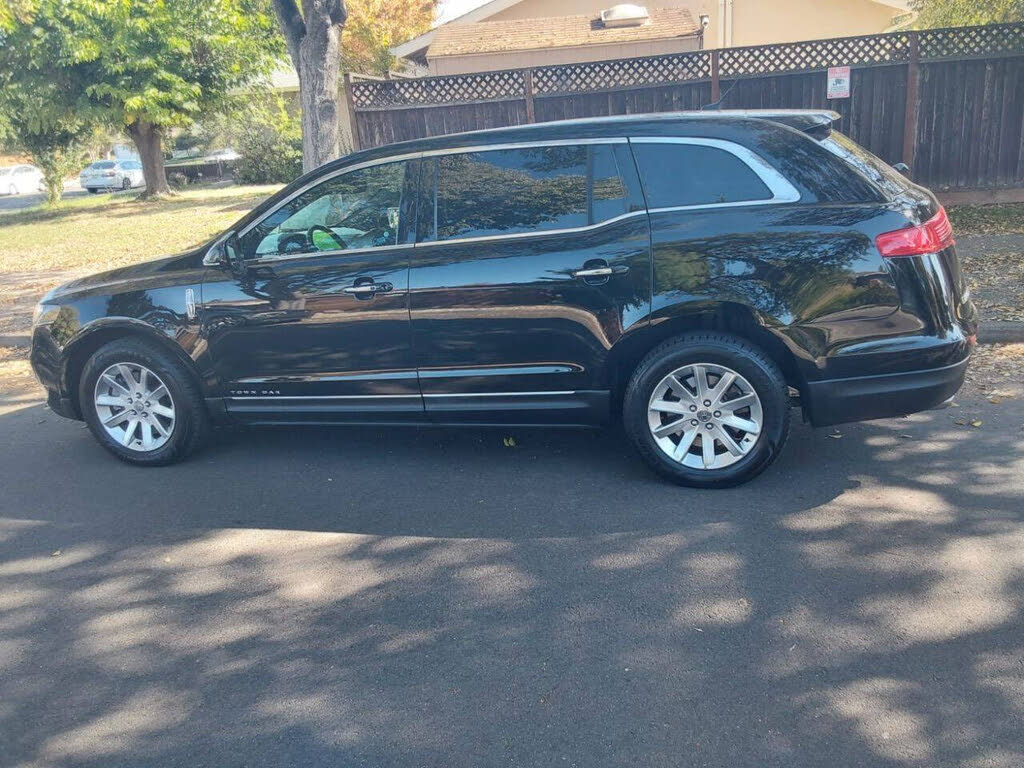 2018 Lincoln MKT Livery Fleet AWD