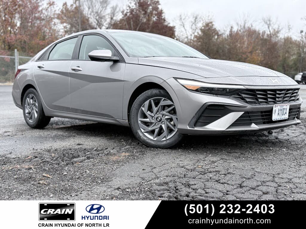 2024 Hyundai Elantra SEL FWD