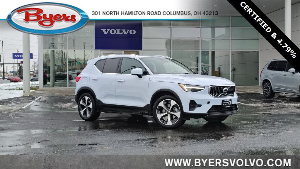 2025 Volvo XC40 B5 Plus Bright Theme AWD