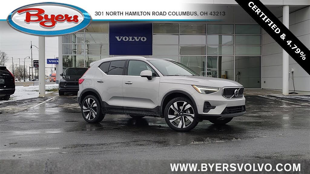 2025 Volvo XC40 B5 Plus Bright Theme AWD