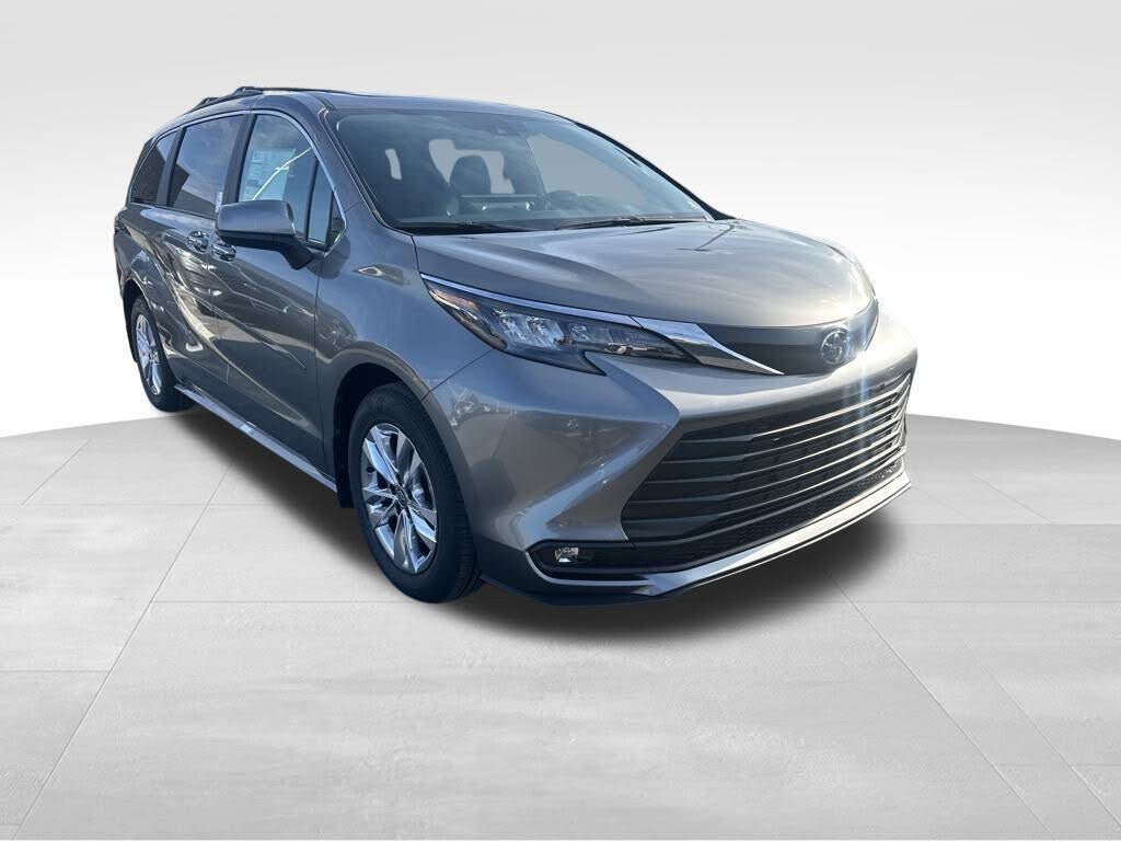 2026 Toyota Sienna XLE 7-Passenger AWD