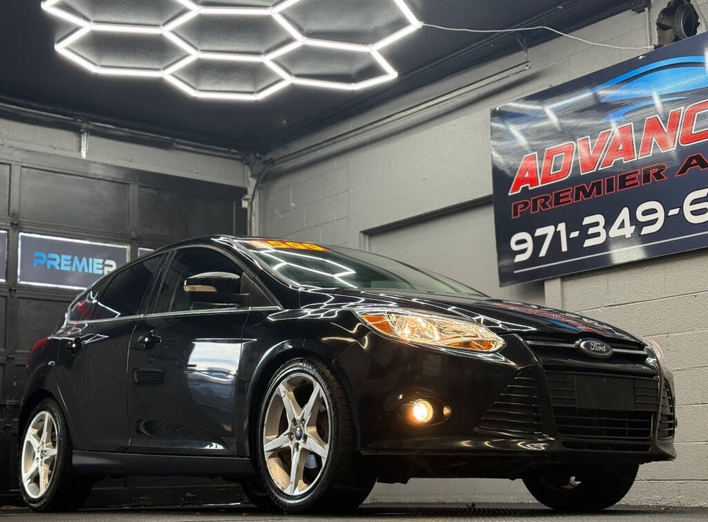 2012 Ford Focus Titanium Hatchback