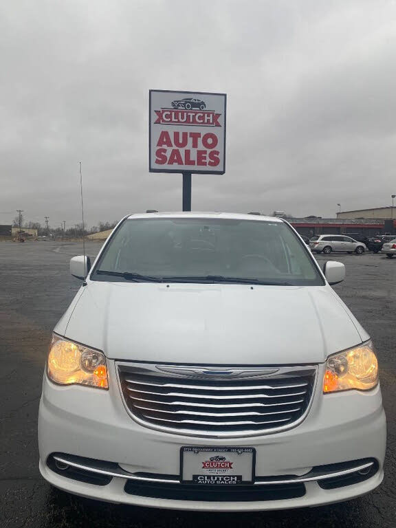 2015 Chrysler Town & Country Touring FWD