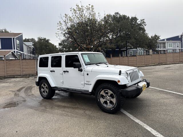 2017 Jeep Wrangler Unlimited Sahara 4WD