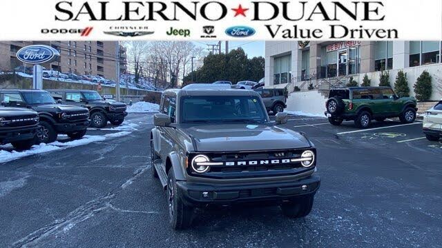 2025 Ford Bronco Outer Banks 4-Door 4WD
