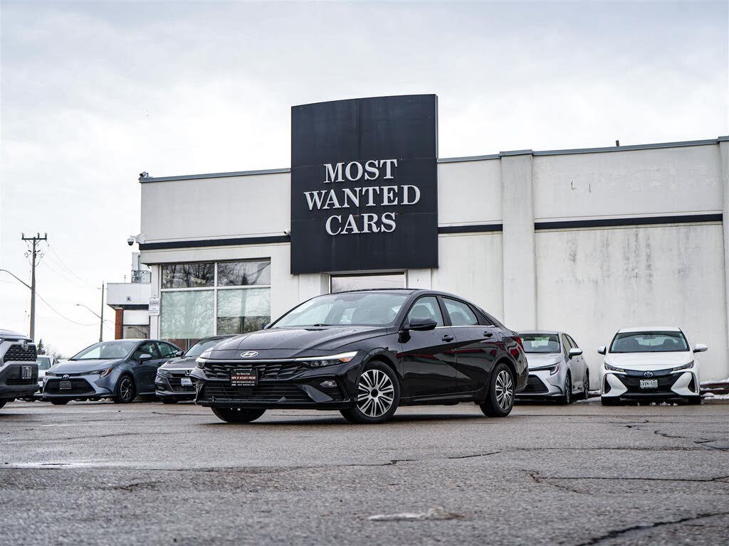 2024 Hyundai Elantra Luxury FWD