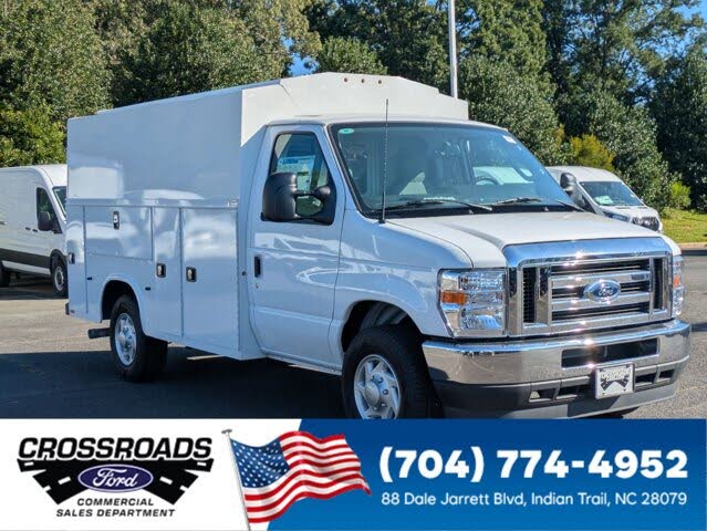 2025 Ford E-Series Chassis E-350 SD Cutaway SB DRW RWD