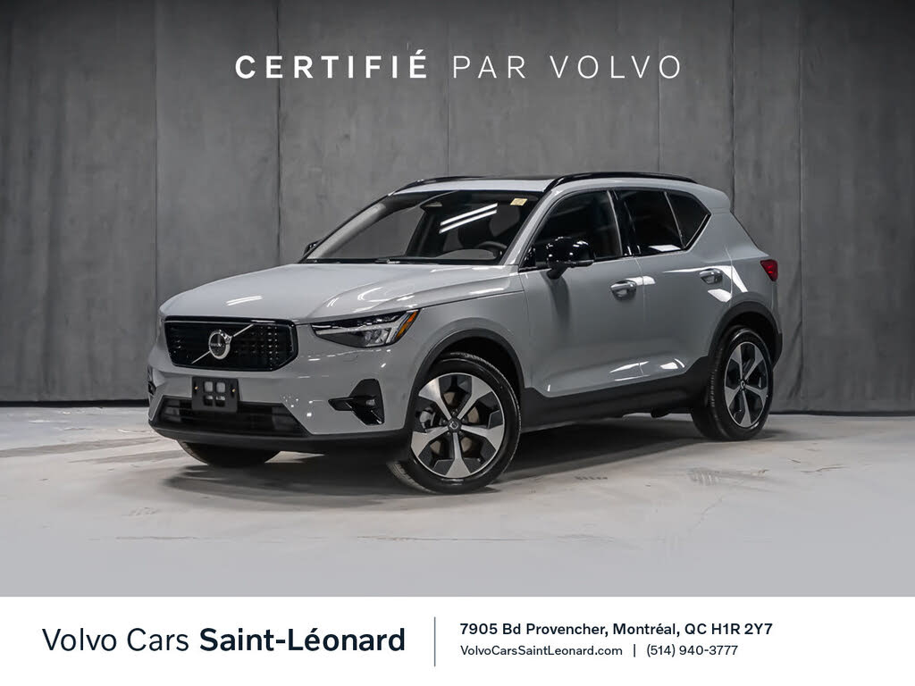 2025 Volvo XC40 B5 Plus Dark Theme AWD