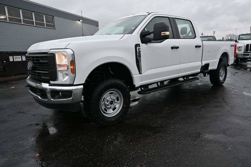2026 Ford F-350 Super Duty XL Crew Cab 4WD