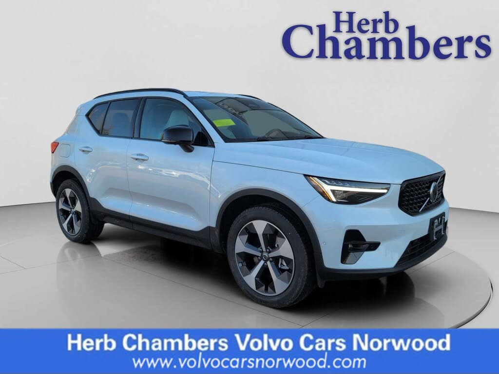 2026 Volvo XC40 B5 Plus AWD