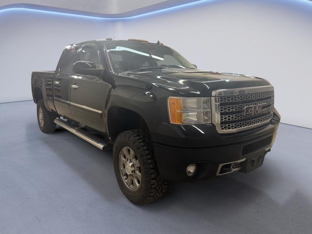 2014 GMC Sierra 2500HD Denali Crew Cab SB 4WD