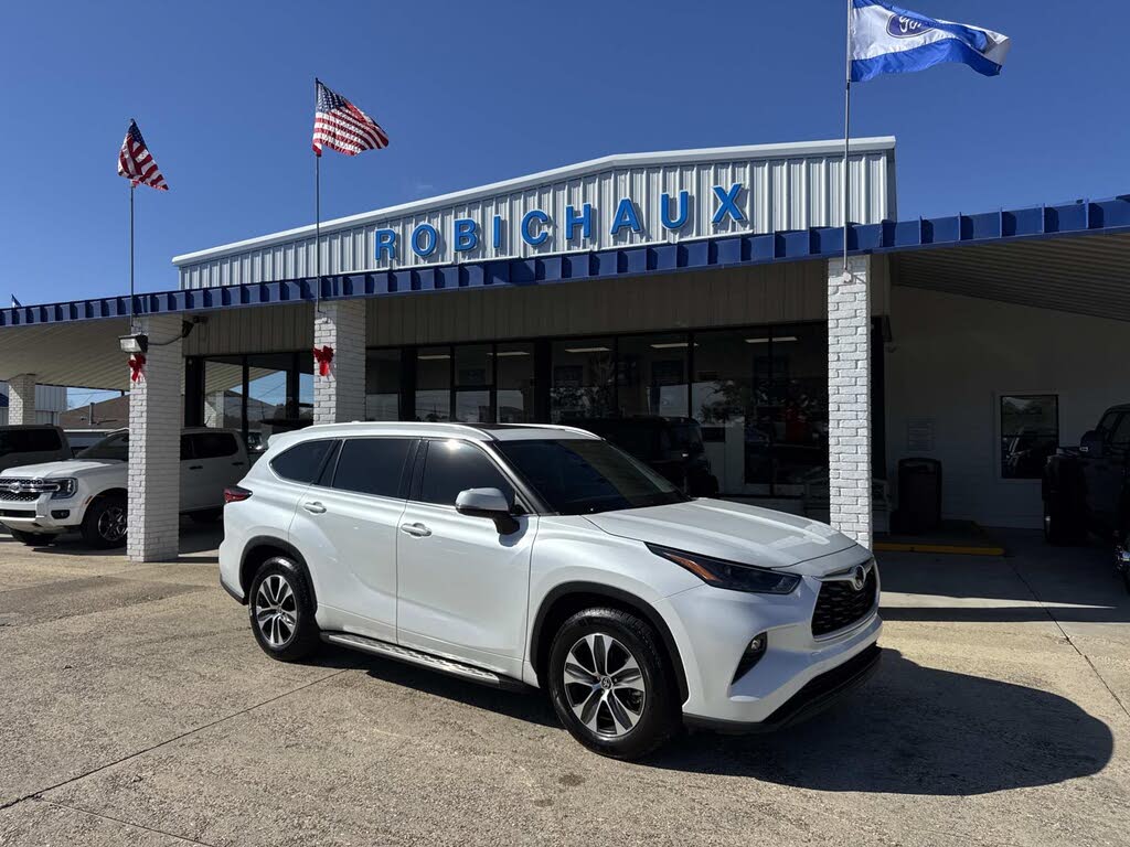 2022 Toyota Highlander XLE FWD