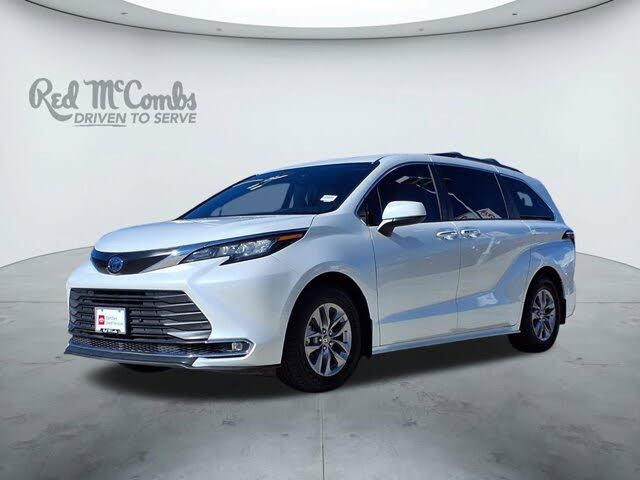 2022 Toyota Sienna XLE 7-Passenger FWD