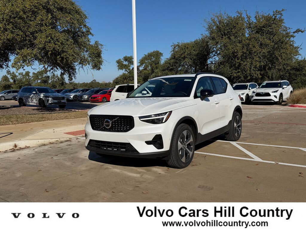2026 Volvo XC40 B5 Plus AWD