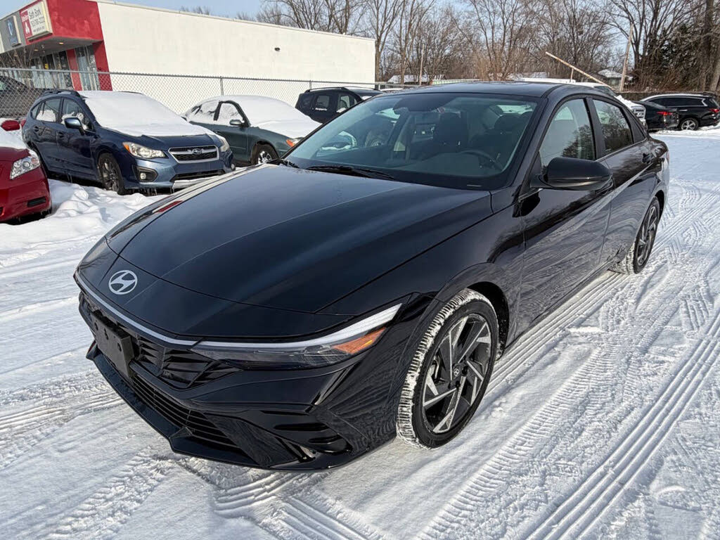 2024 Hyundai Elantra SEL FWD