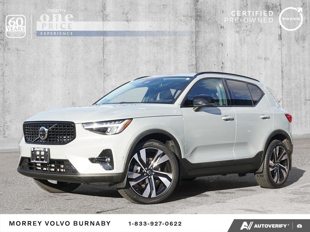 2025 Volvo XC40 B5 Plus Dark Theme AWD