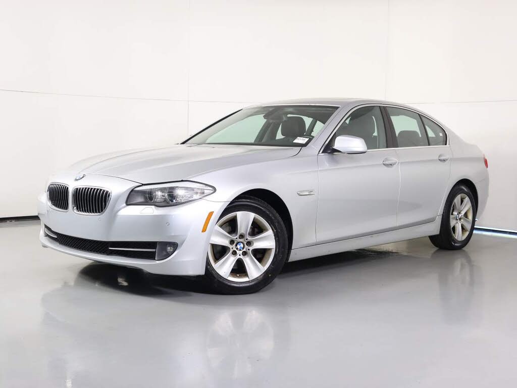 2011 BMW 5 Series 528i Sedan RWD