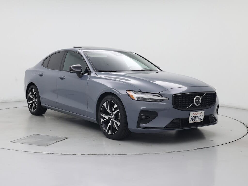 2023 Volvo S60 B5 Plus Dark Theme FWD