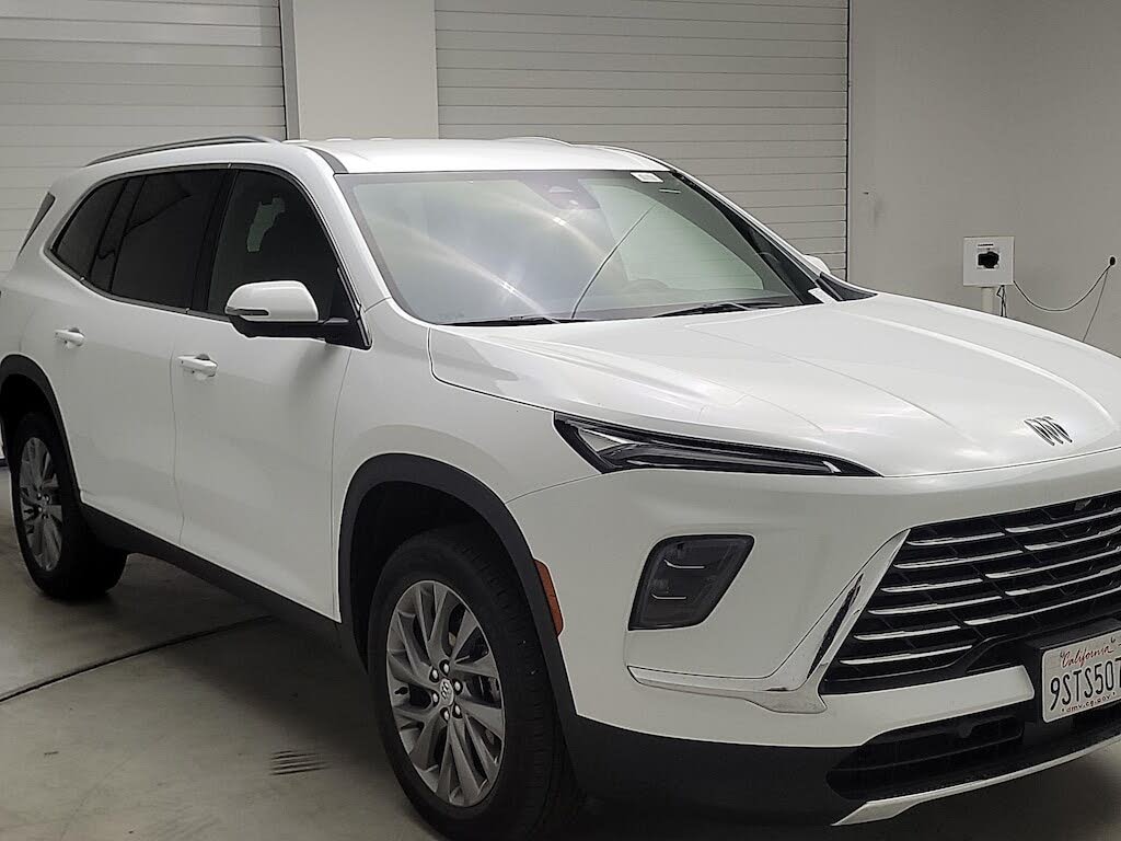 2025 Buick Enclave Preferred FWD