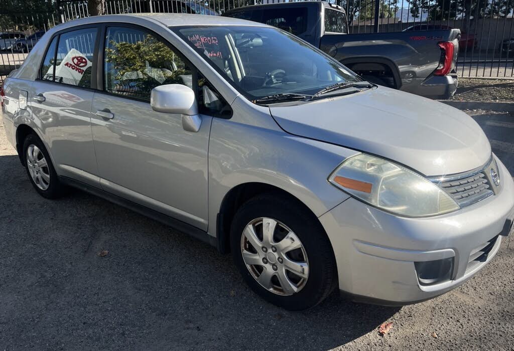 2009 Nissan Versa S 1.8