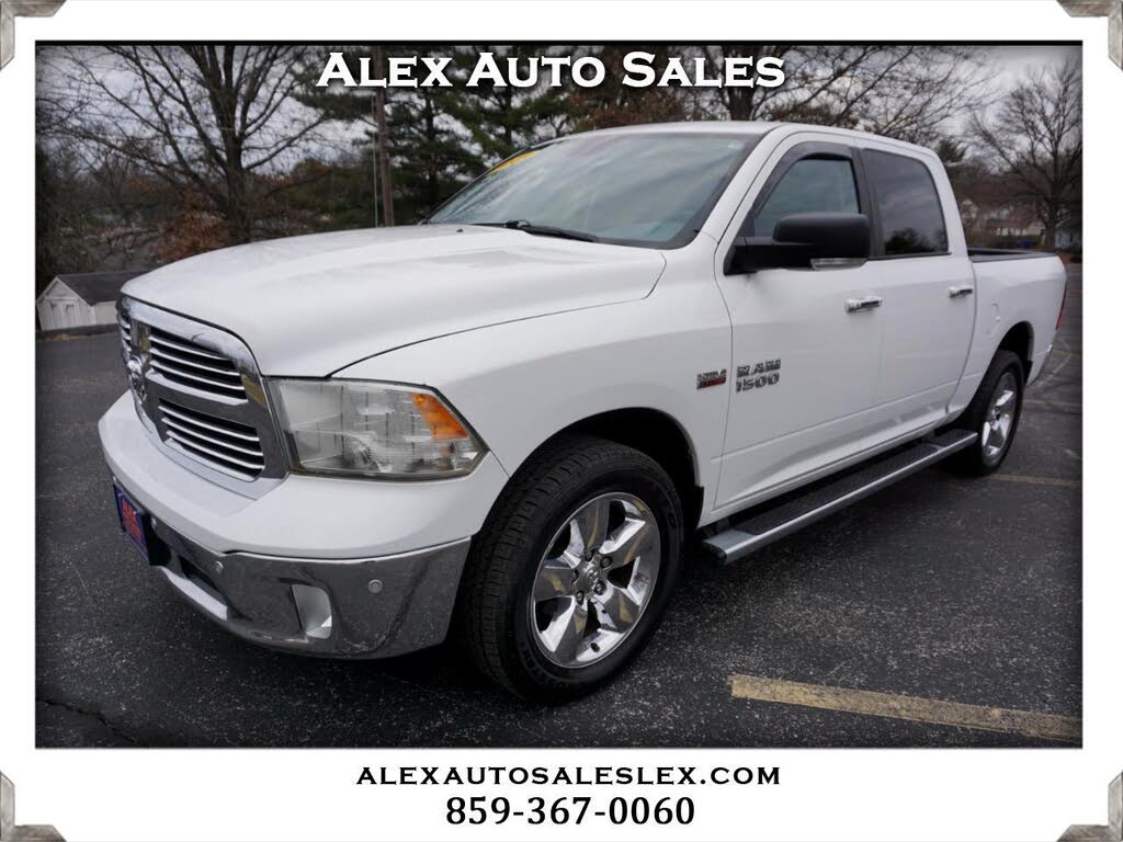 2015 RAM 1500 SLT Crew Cab 4WD