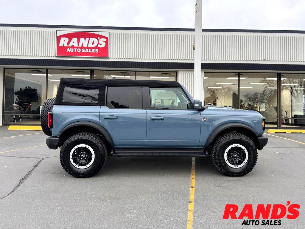 2025 Ford Bronco Outer Banks 4-Door 4WD