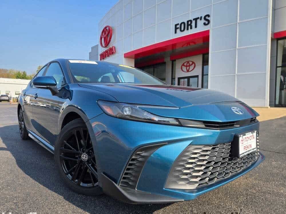 2025 Toyota Camry SE FWD