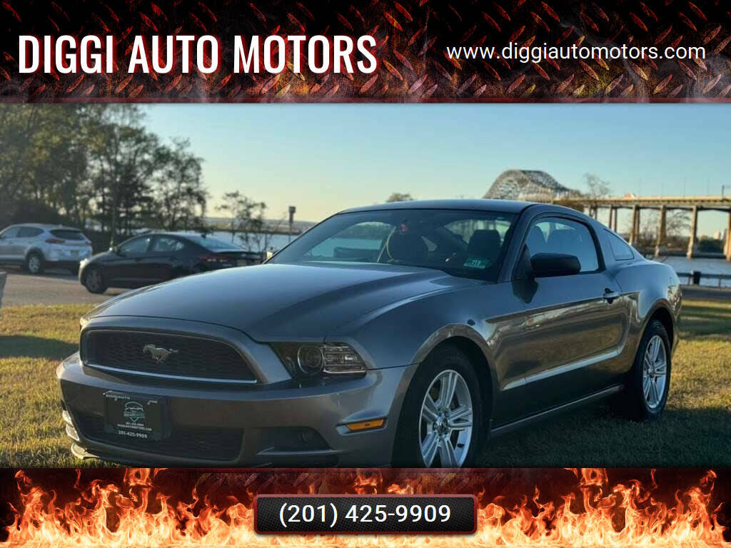 2014 Ford Mustang V6 Coupe RWD