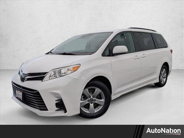 2019 Toyota Sienna LE 7-Passenger FWD with Auto-Access Seat