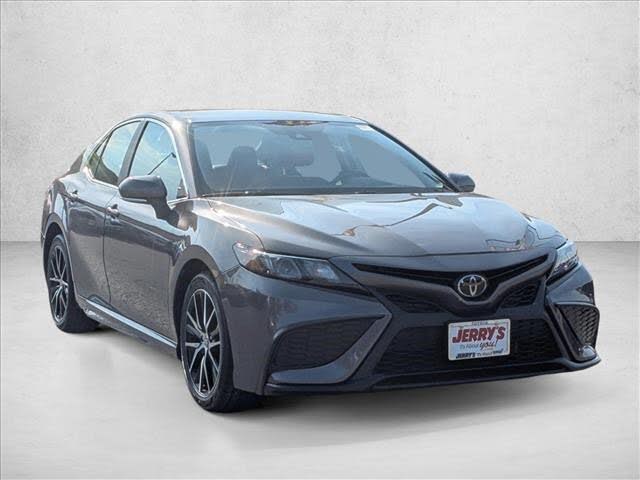2024 Toyota Camry SE FWD
