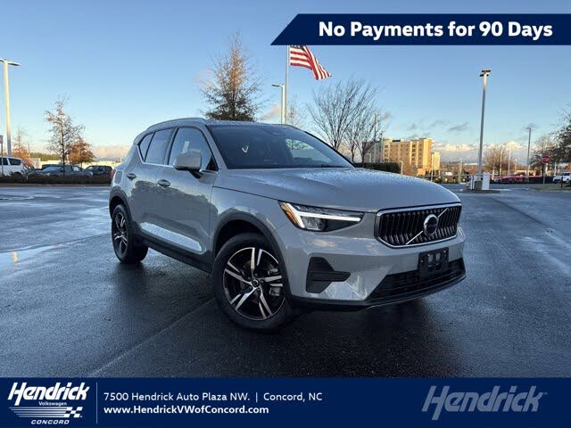 2025 Volvo XC40 B5 Core Bright Theme AWD