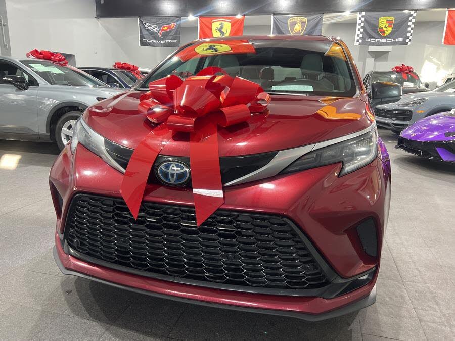 2021 Toyota Sienna XSE 7-Passenger FWD