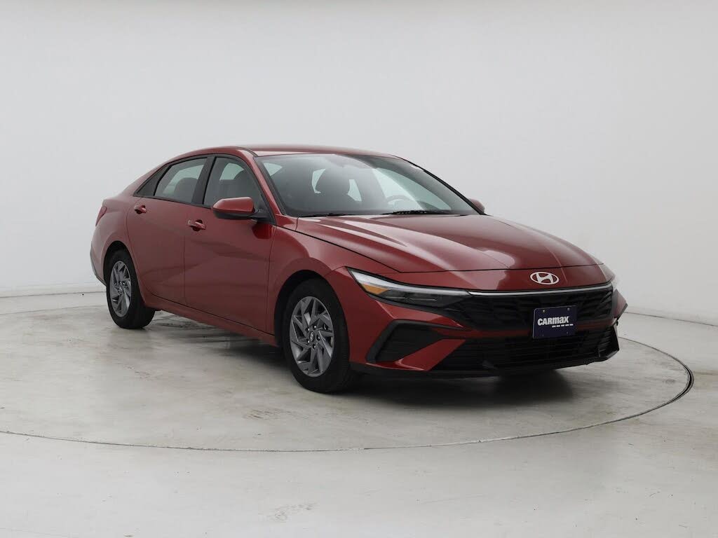 2024 Hyundai Elantra SEL FWD