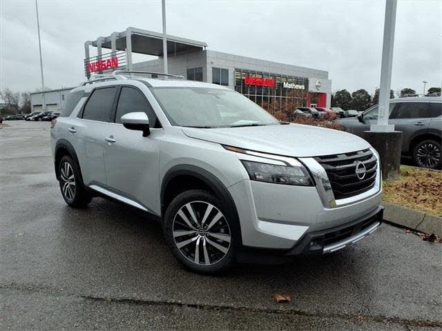 2025 Nissan Pathfinder Platinum 4WD