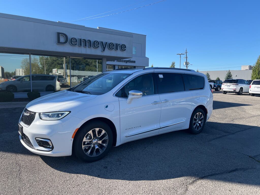 2024 Chrysler Pacifica Hybrid Pinnacle FWD