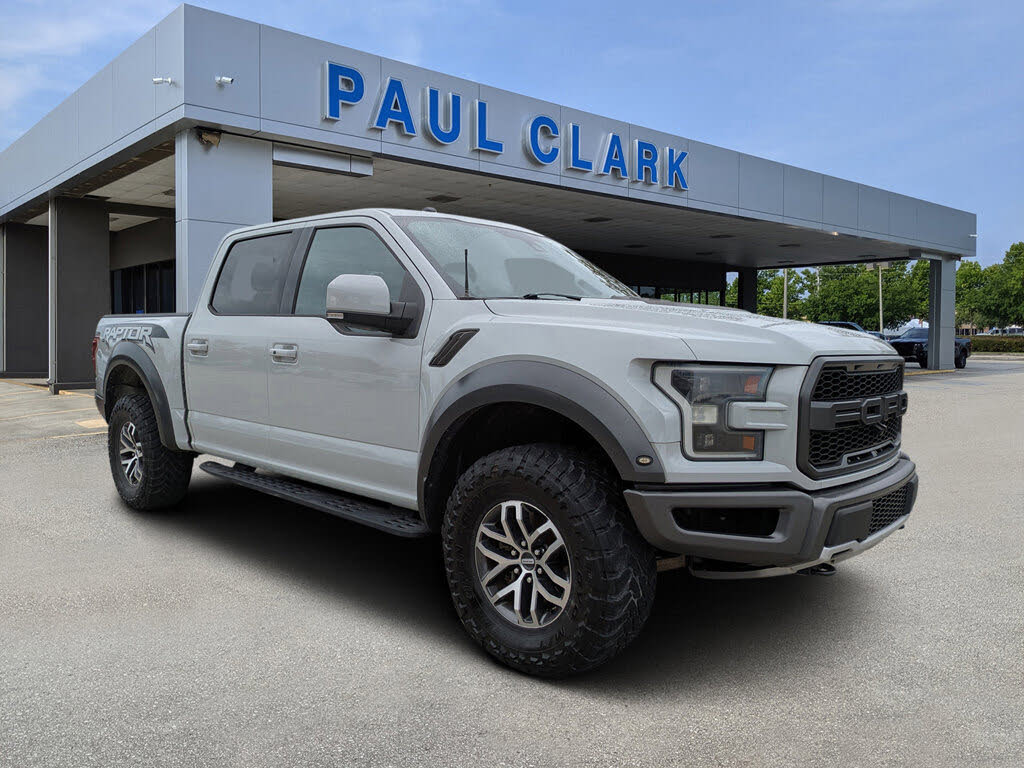 2017 Ford F-150 Raptor SuperCrew 4WD