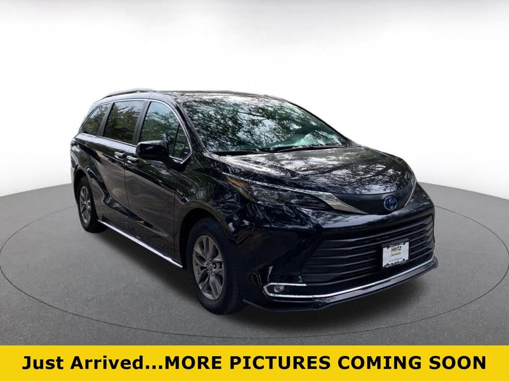 2024 Toyota Sienna XLE 7-Passenger FWD