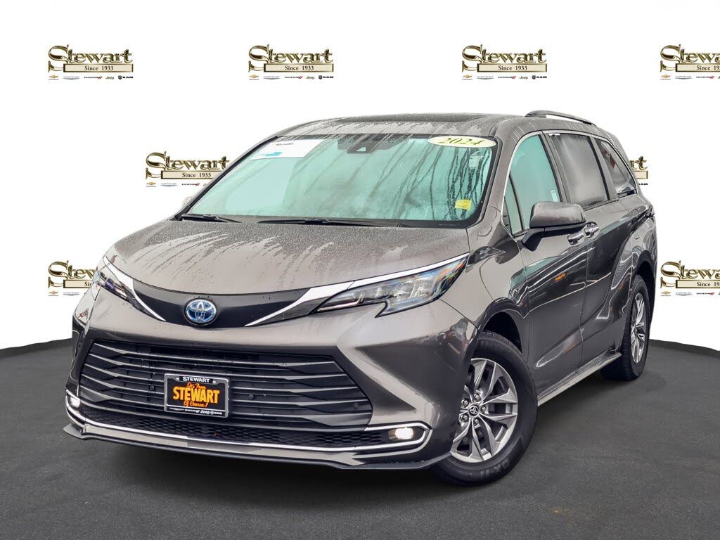 2024 Toyota Sienna XLE 7-Passenger FWD
