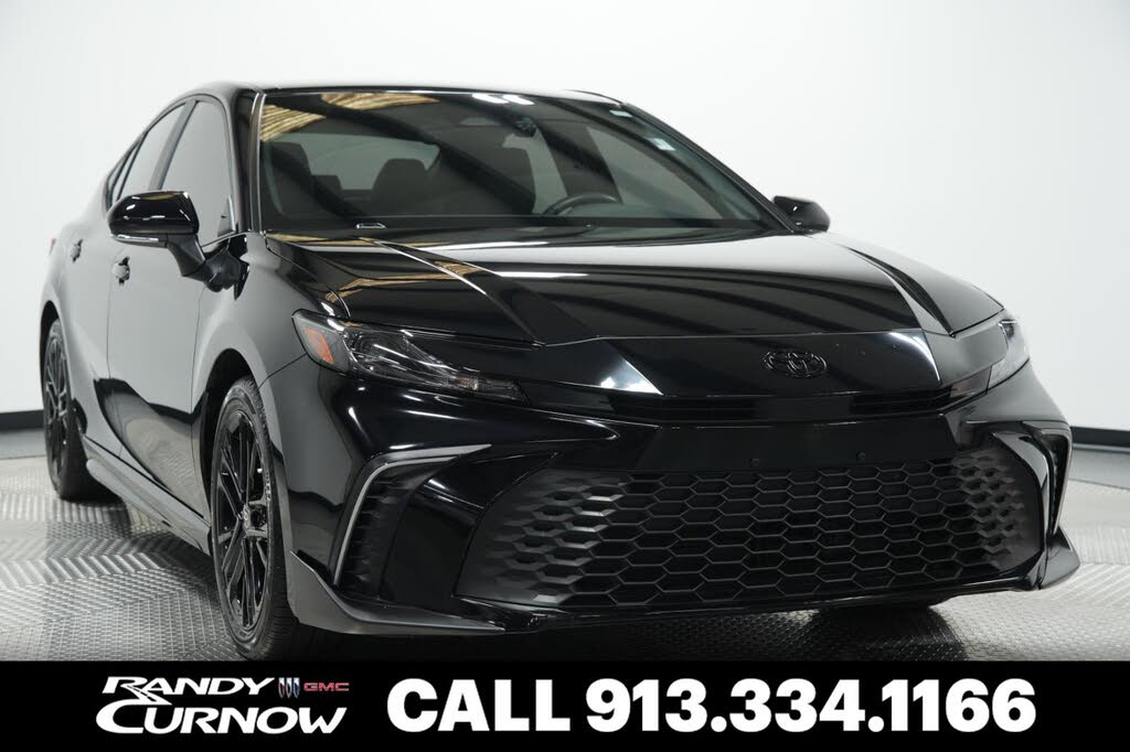 2025 Toyota Camry SE FWD