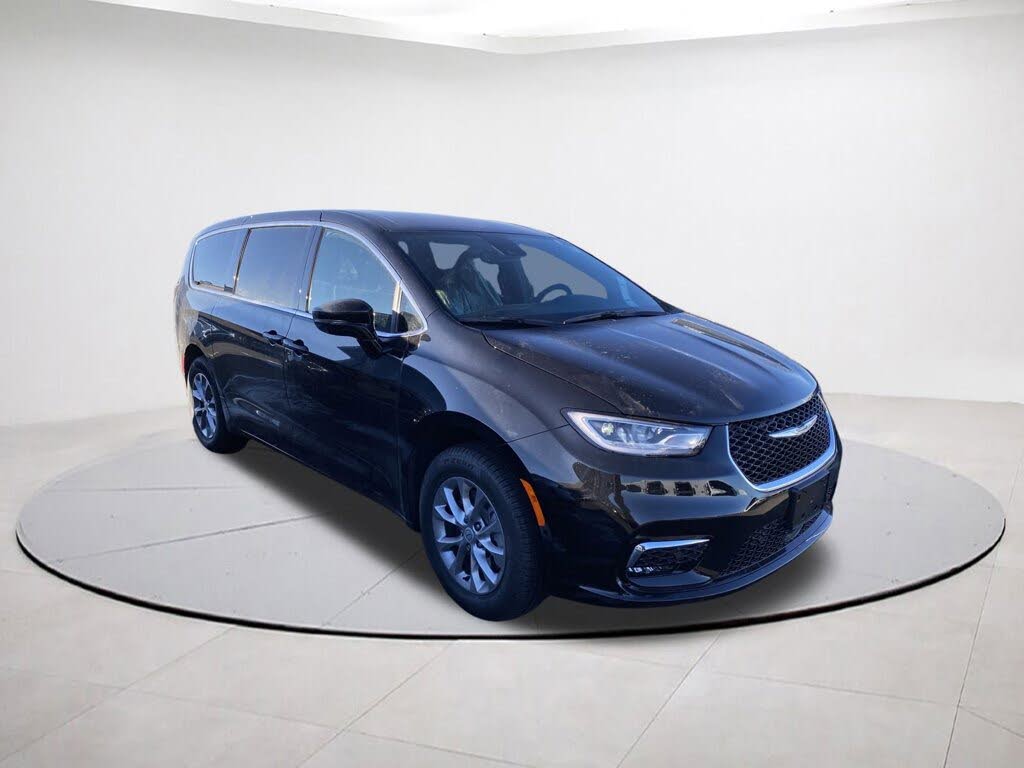 2026 Chrysler Pacifica Select AWD