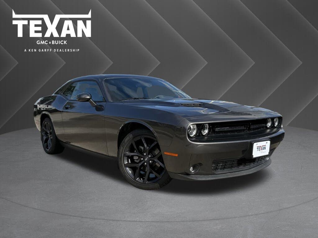 2022 Dodge Challenger SXT RWD