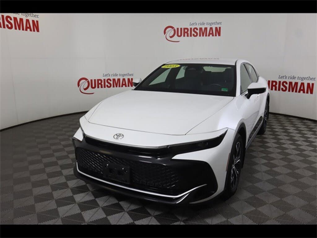 2023 Toyota Crown XLE AWD