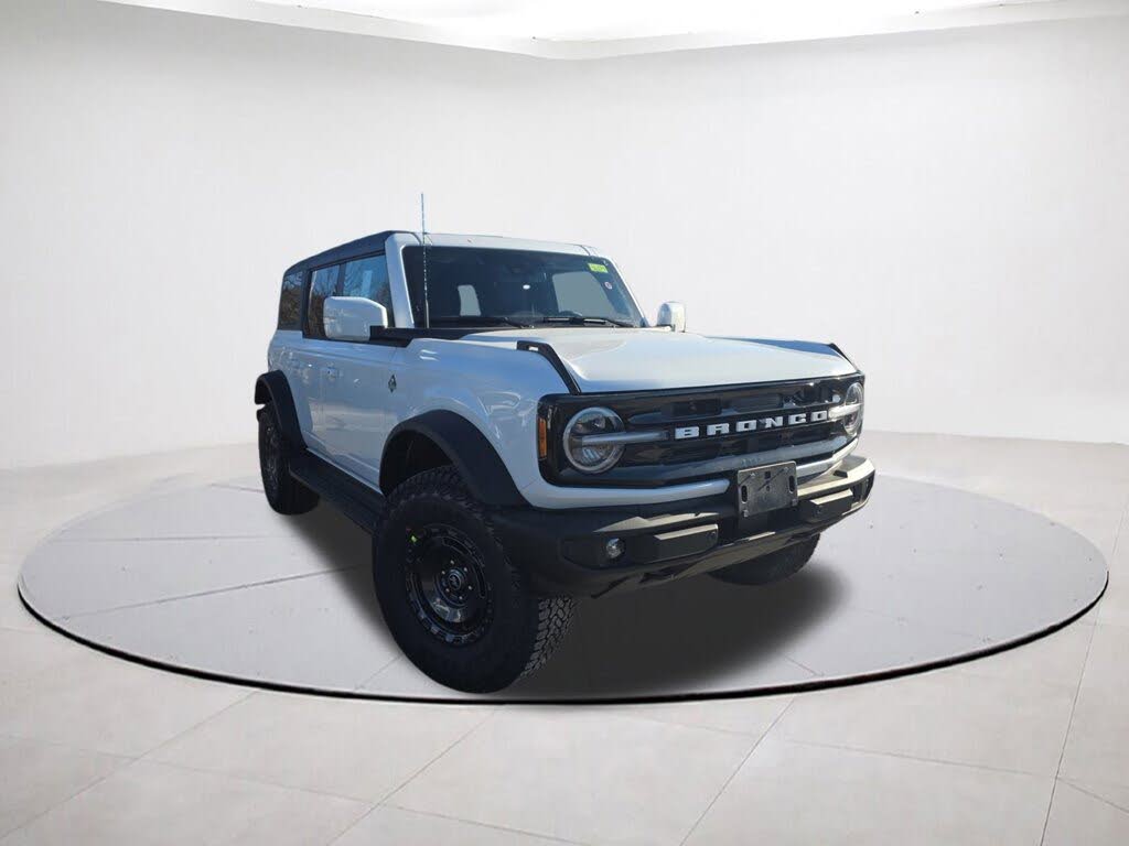 2025 Ford Bronco Outer Banks 4-Door 4WD