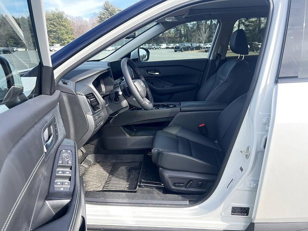 2025 Nissan Rogue SL FWD