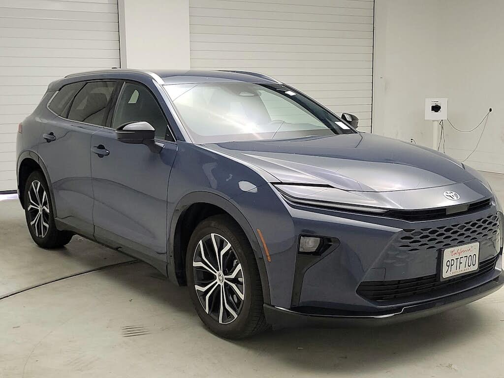 2025 Toyota Crown Signia XLE AWD