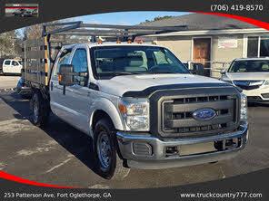 Ford F-350 Super Duty Chassis XL Crew Cab RWD